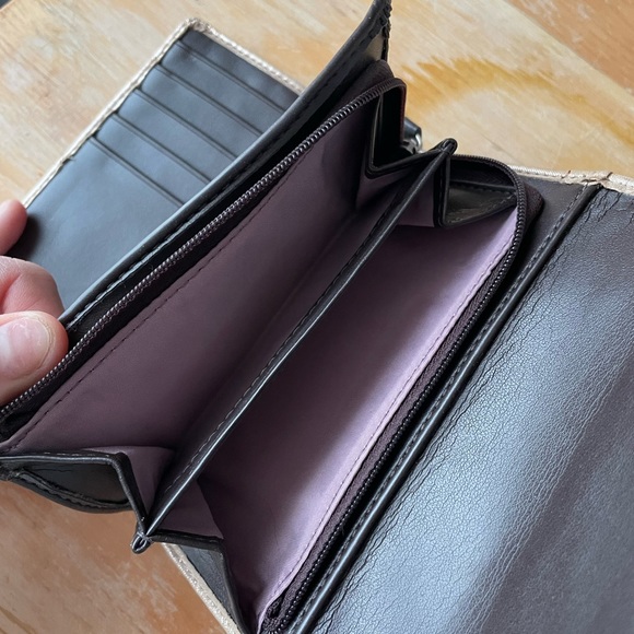 COACH gold leather wallet - Picture 6 of 6